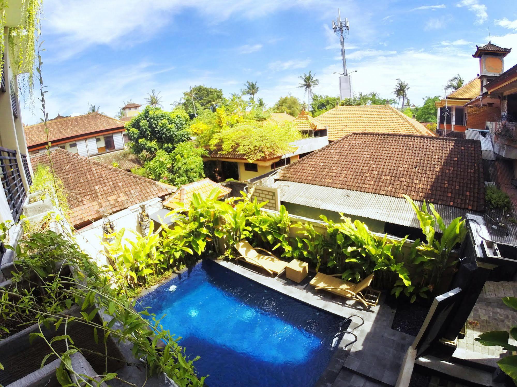 Luckys Guest House Kuta Lombok Exterior foto